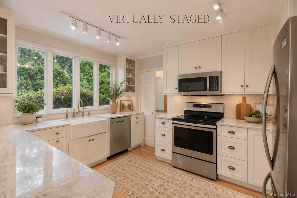 75 Cove Road Huntington, NY 11743