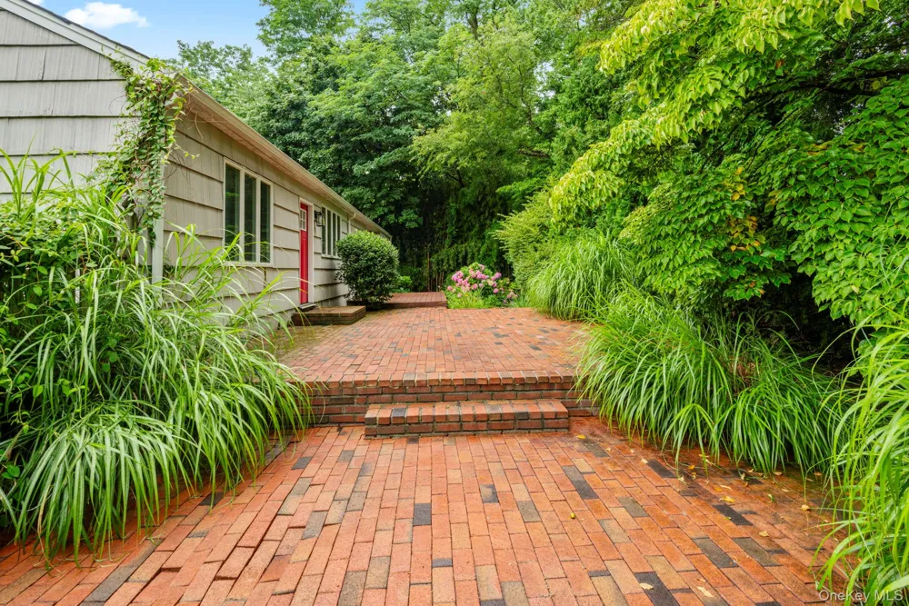 75 Cove Road Huntington, NY 11743