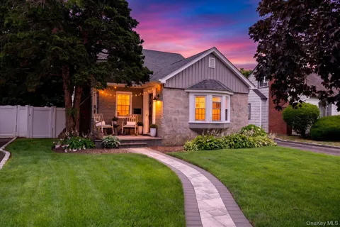 10 Woodland Avenue