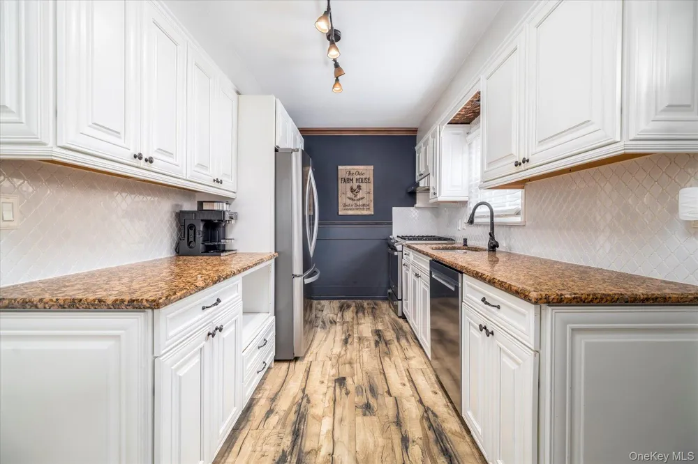 10 Woodland Avenue Rockville Centre, NY 11570