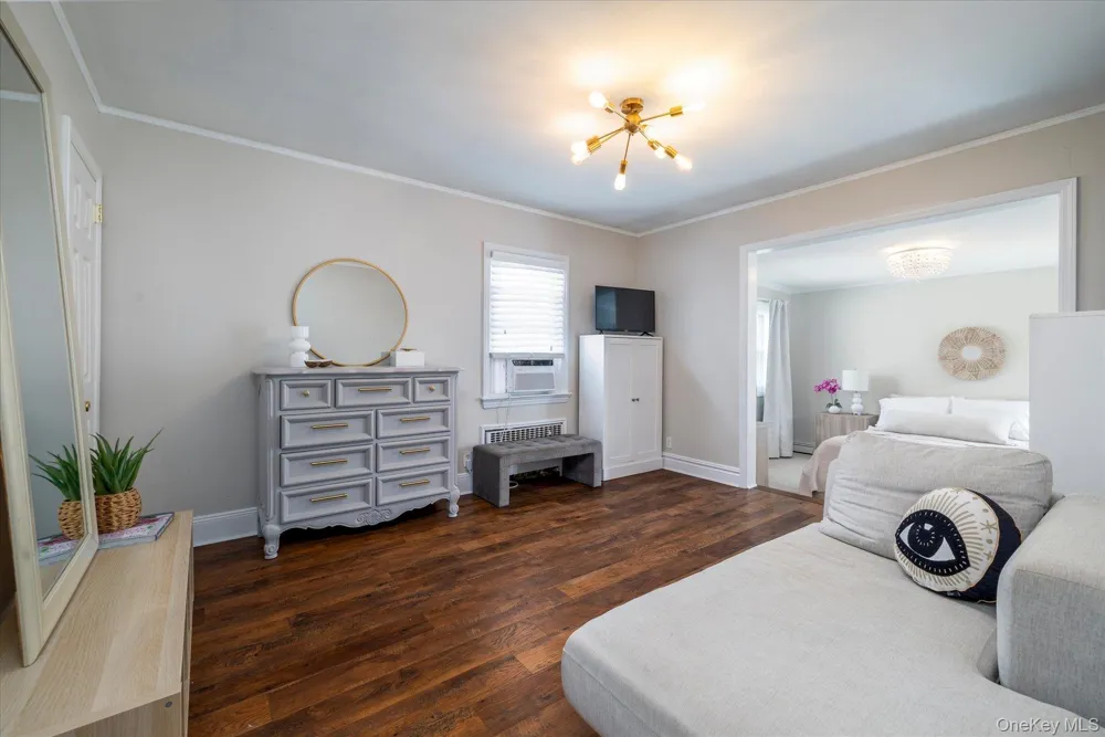 10 Woodland Avenue Rockville Centre, NY 11570