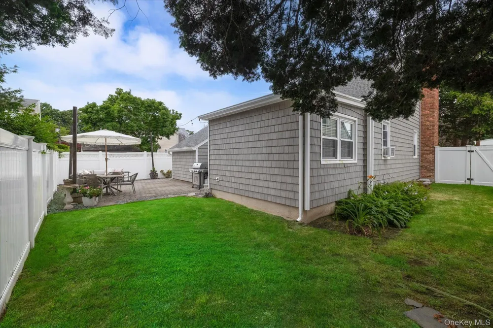 10 Woodland Avenue Rockville Centre, NY 11570