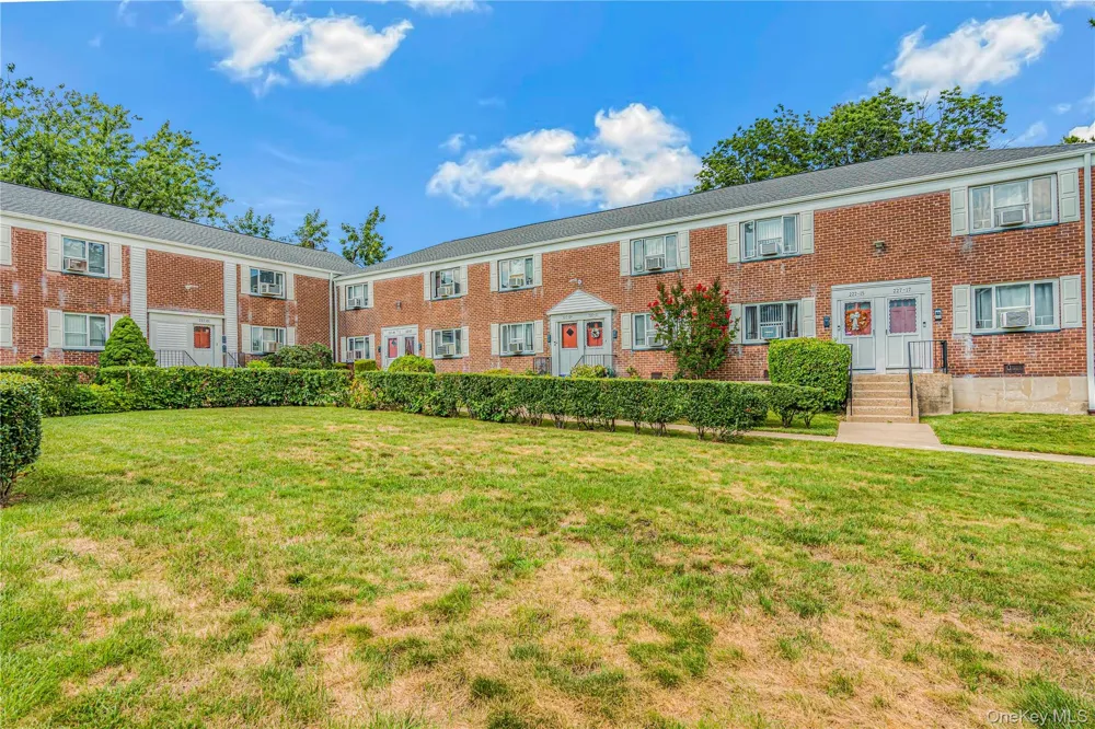 227-07 Hillside Avenue #516 Queens Village, NY 11427