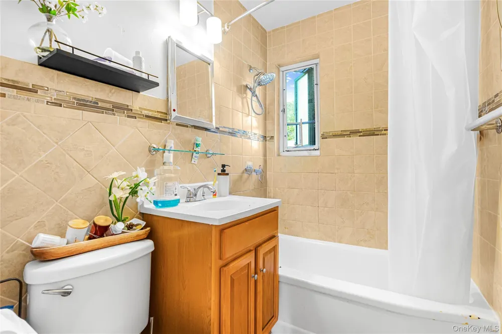 227-07 Hillside Avenue #516 Queens Village, NY 11427