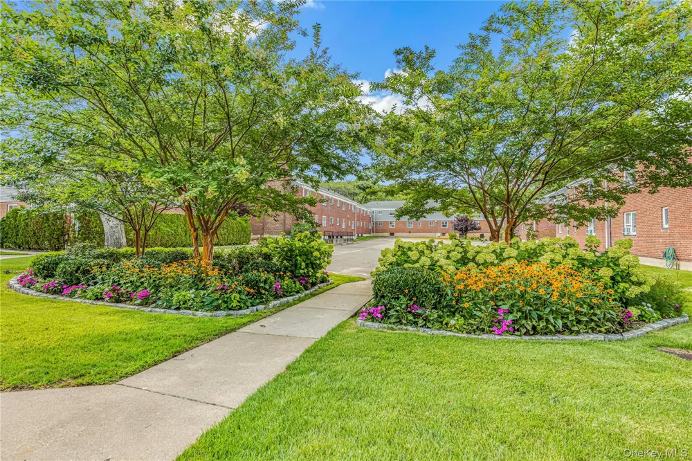227-07 Hillside Avenue #516 Queens Village, NY 11427
