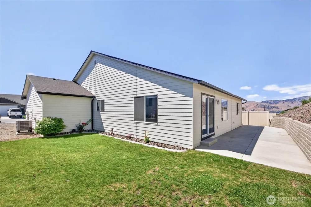 2213 2nd Street SE East Wenatchee, WA 98802