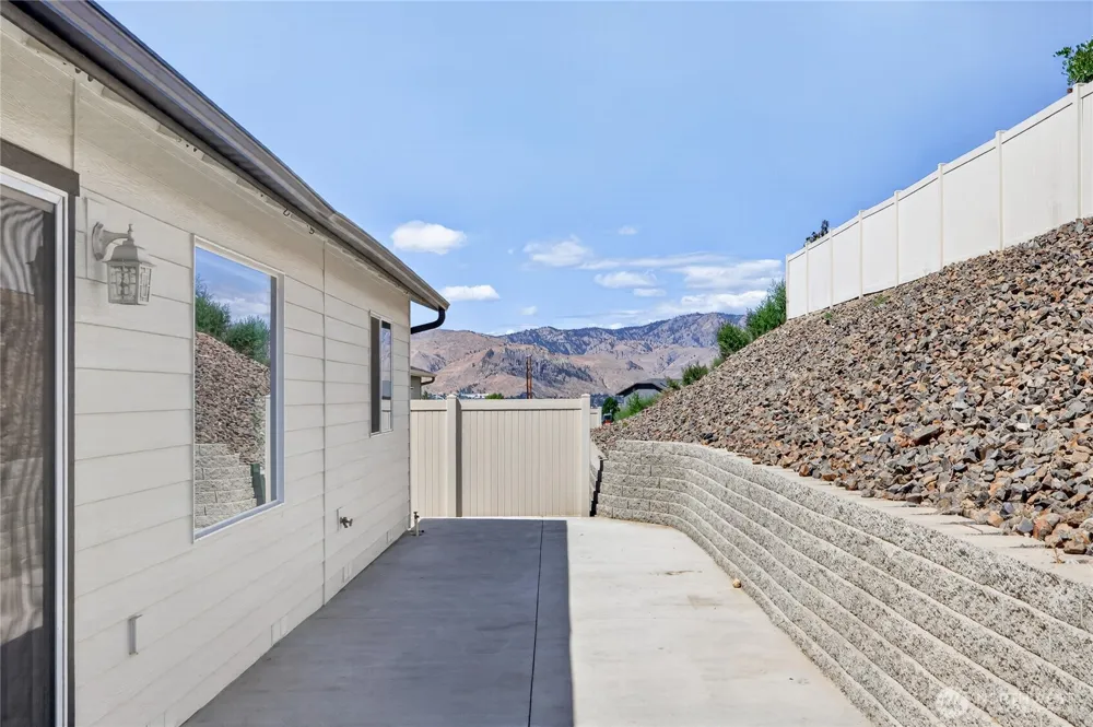 2213 2nd Street SE East Wenatchee, WA 98802