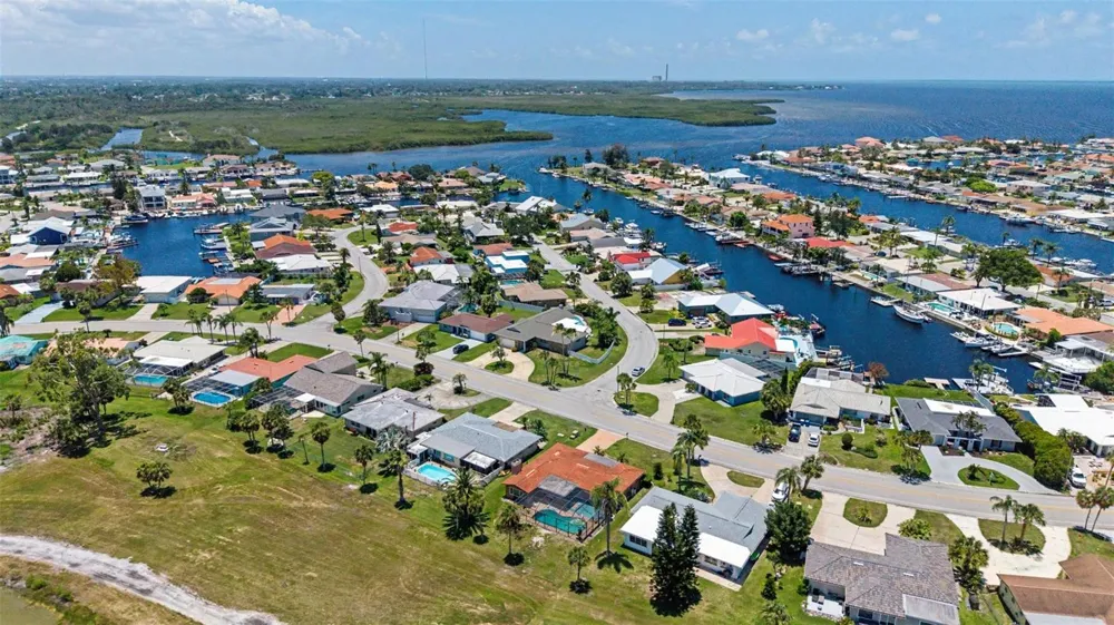 3837 TOPSAIL TRAIL New Port Richey, FL 34652