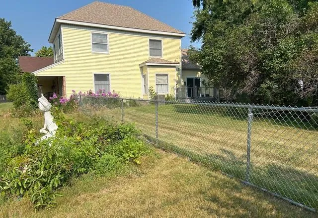 206 E 3rd Street Starbuck, MN 56381