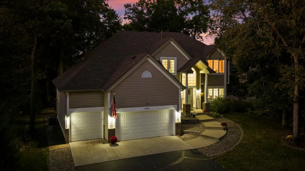 14991 Creditview Drive Savage, MN 55378