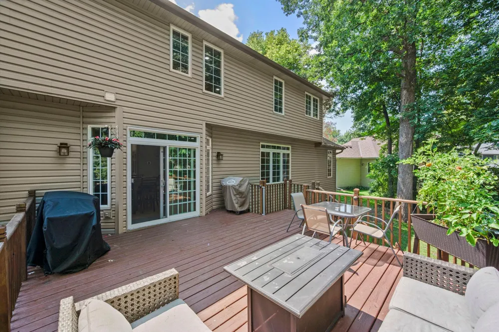 14991 Creditview Drive Savage, MN 55378