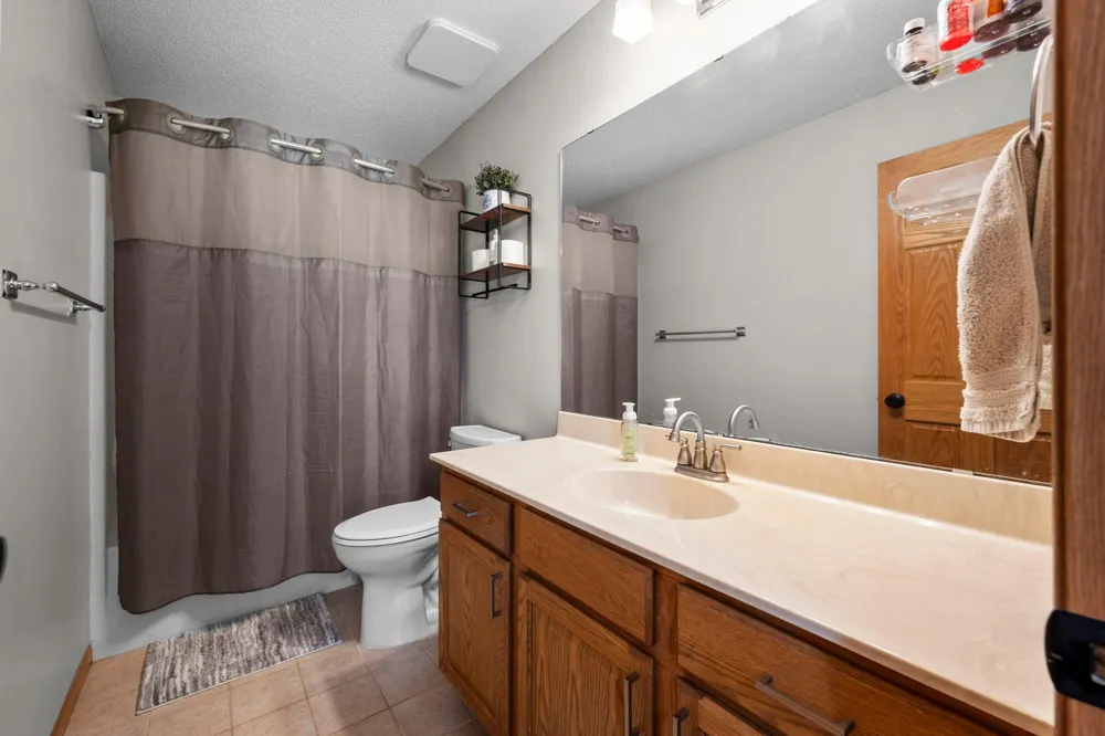 14991 Creditview Drive Savage, MN 55378