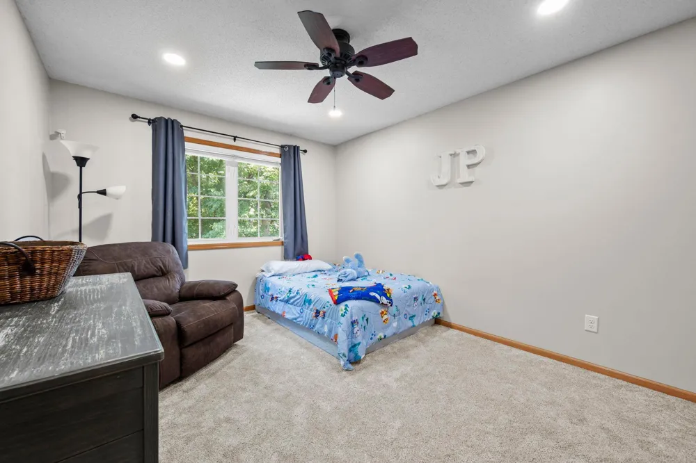 14991 Creditview Drive Savage, MN 55378