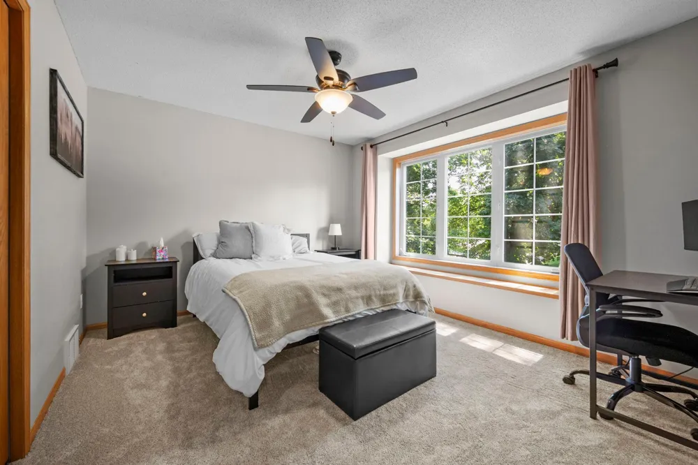 14991 Creditview Drive Savage, MN 55378