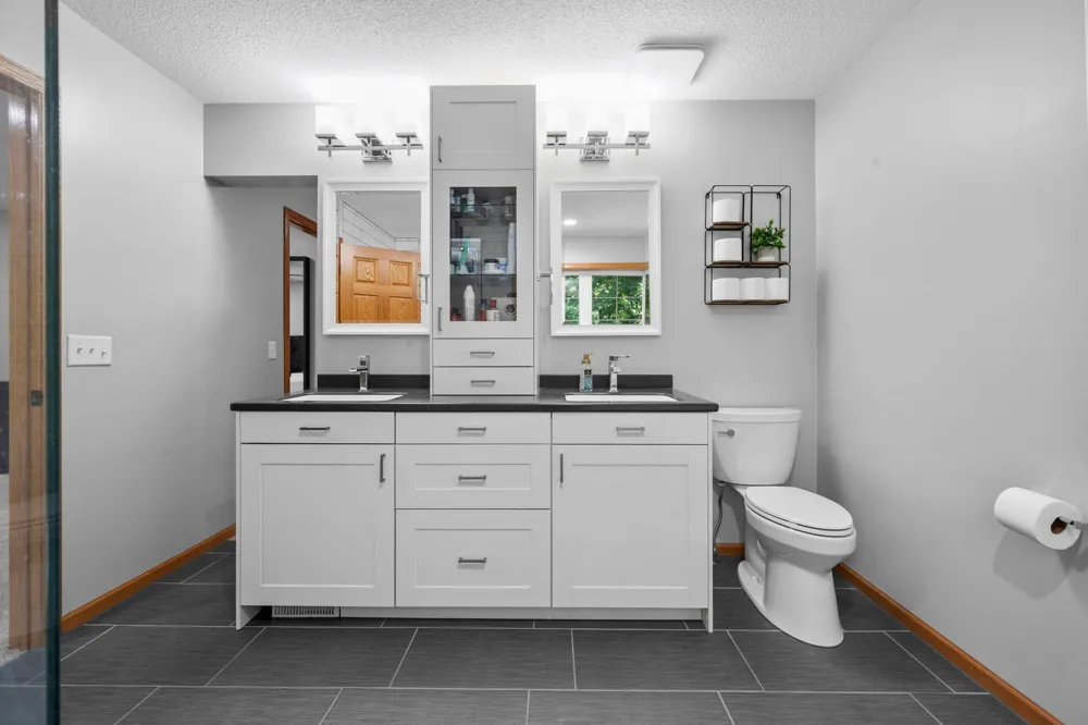 14991 Creditview Drive Savage, MN 55378
