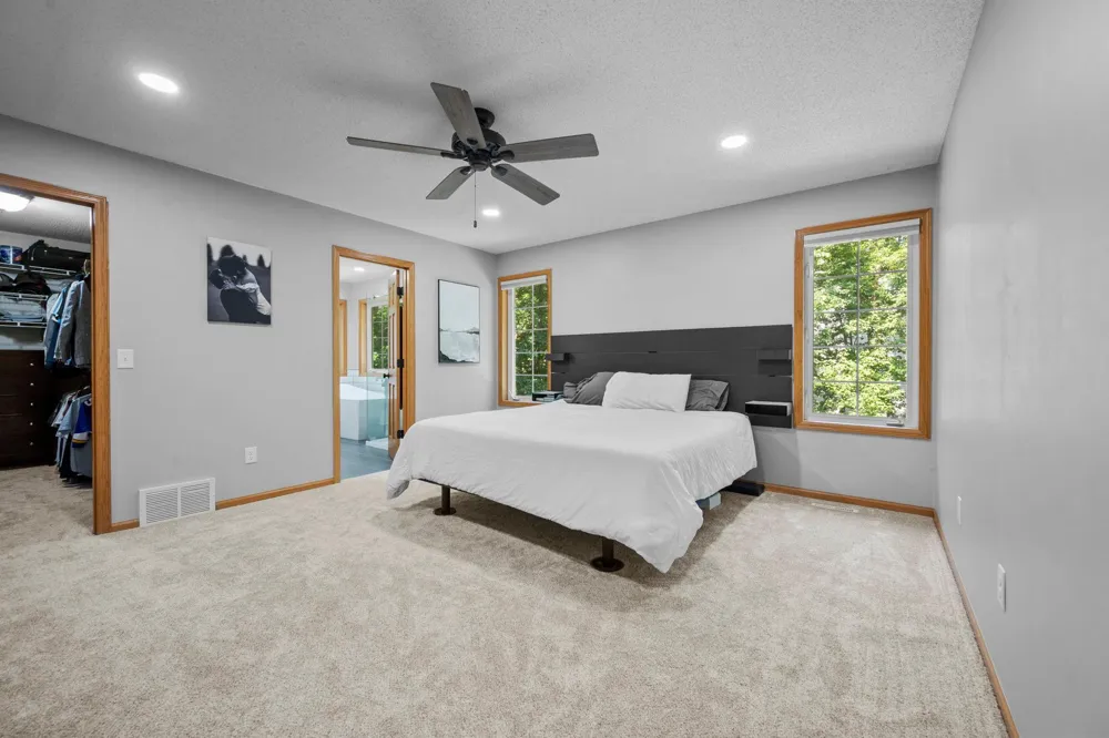 14991 Creditview Drive Savage, MN 55378
