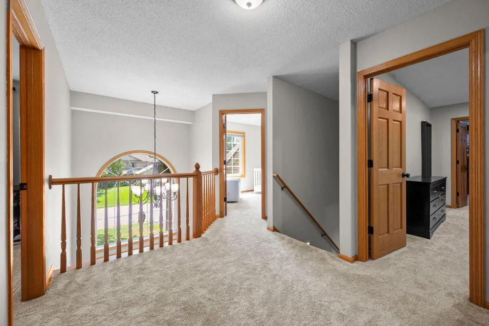 14991 Creditview Drive Savage, MN 55378