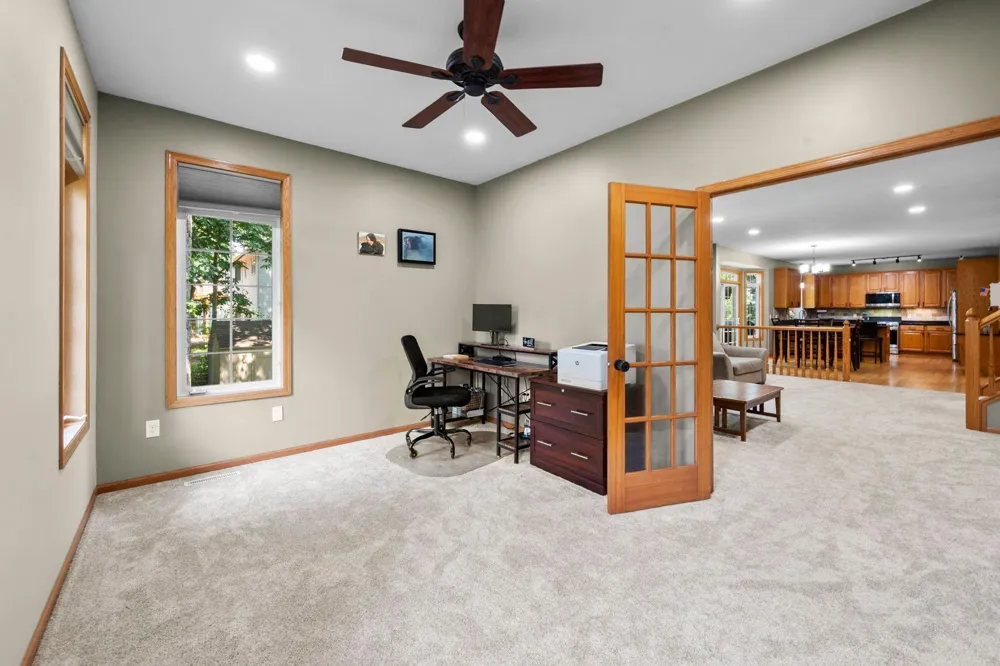 14991 Creditview Drive Savage, MN 55378