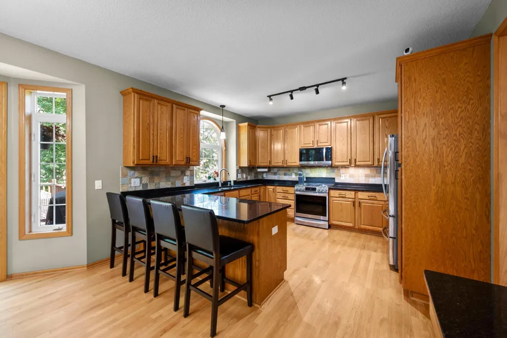 14991 Creditview Drive Savage, MN 55378