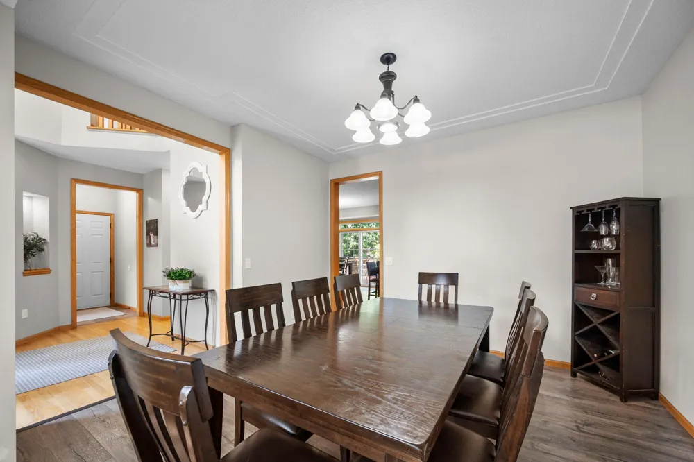 14991 Creditview Drive Savage, MN 55378