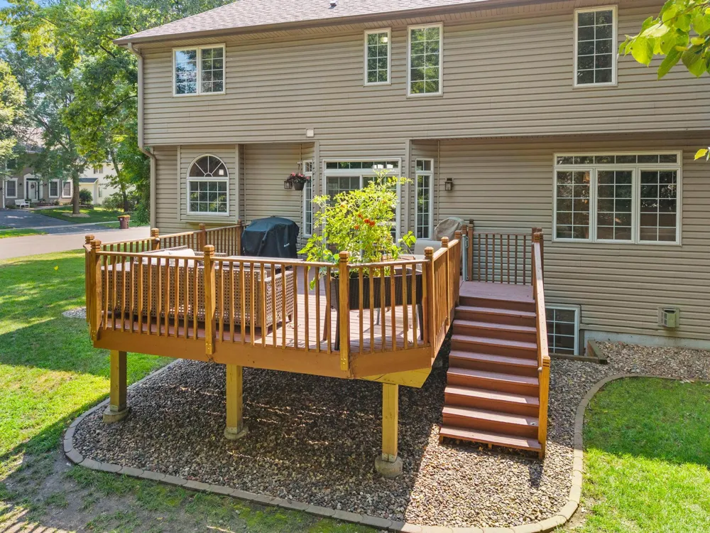 14991 Creditview Drive Savage, MN 55378
