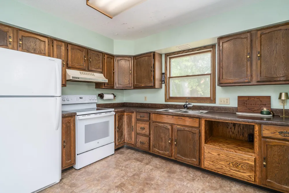 511 4th Avenue NE Crookston, MN 56716