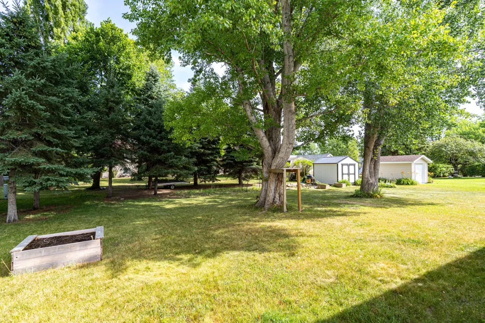 511 4th Avenue NE Crookston, MN 56716