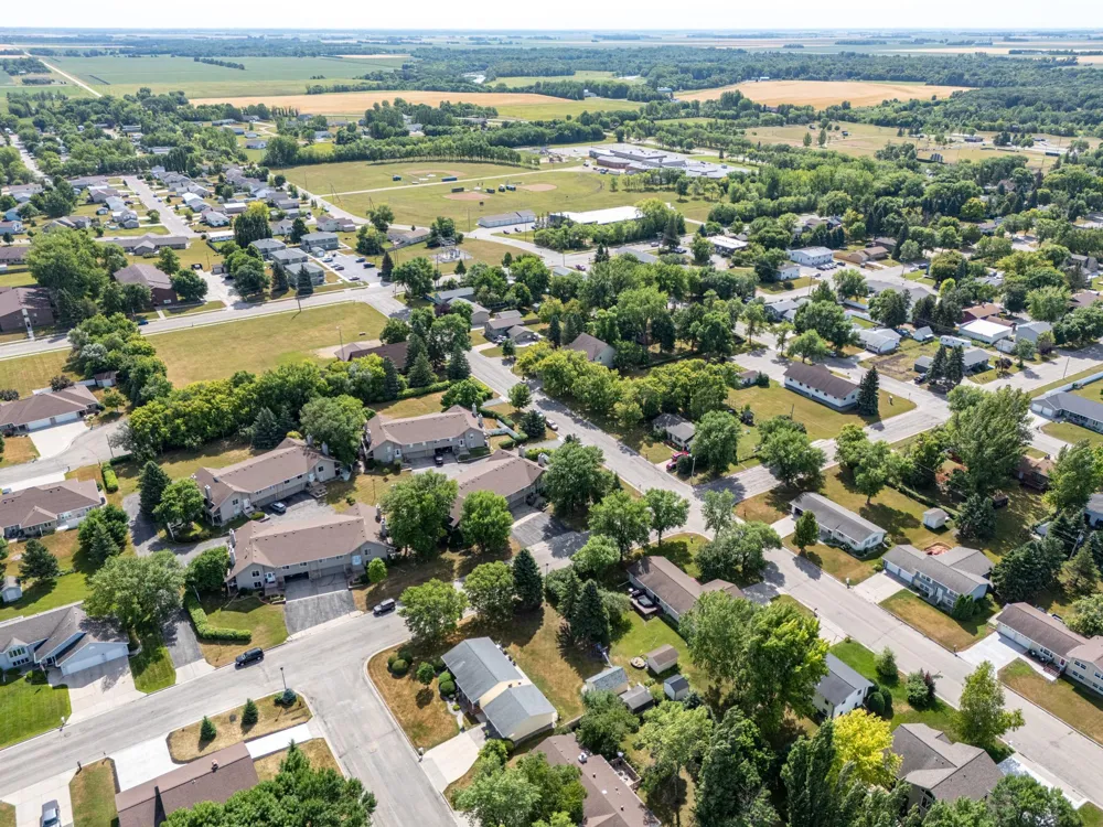 511 4th Avenue NE Crookston, MN 56716