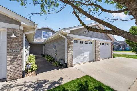 626 Pointe Court SW