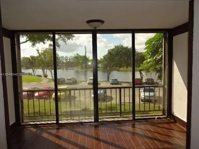 3690 Inverrary Dr #2Q Lauderhill, FL 33319