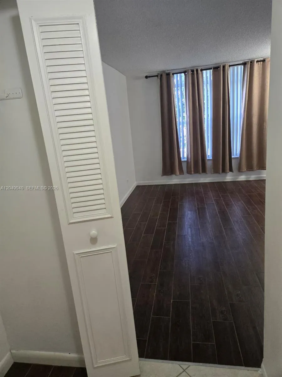 3690 Inverrary Dr #2Q Lauderhill, FL 33319
