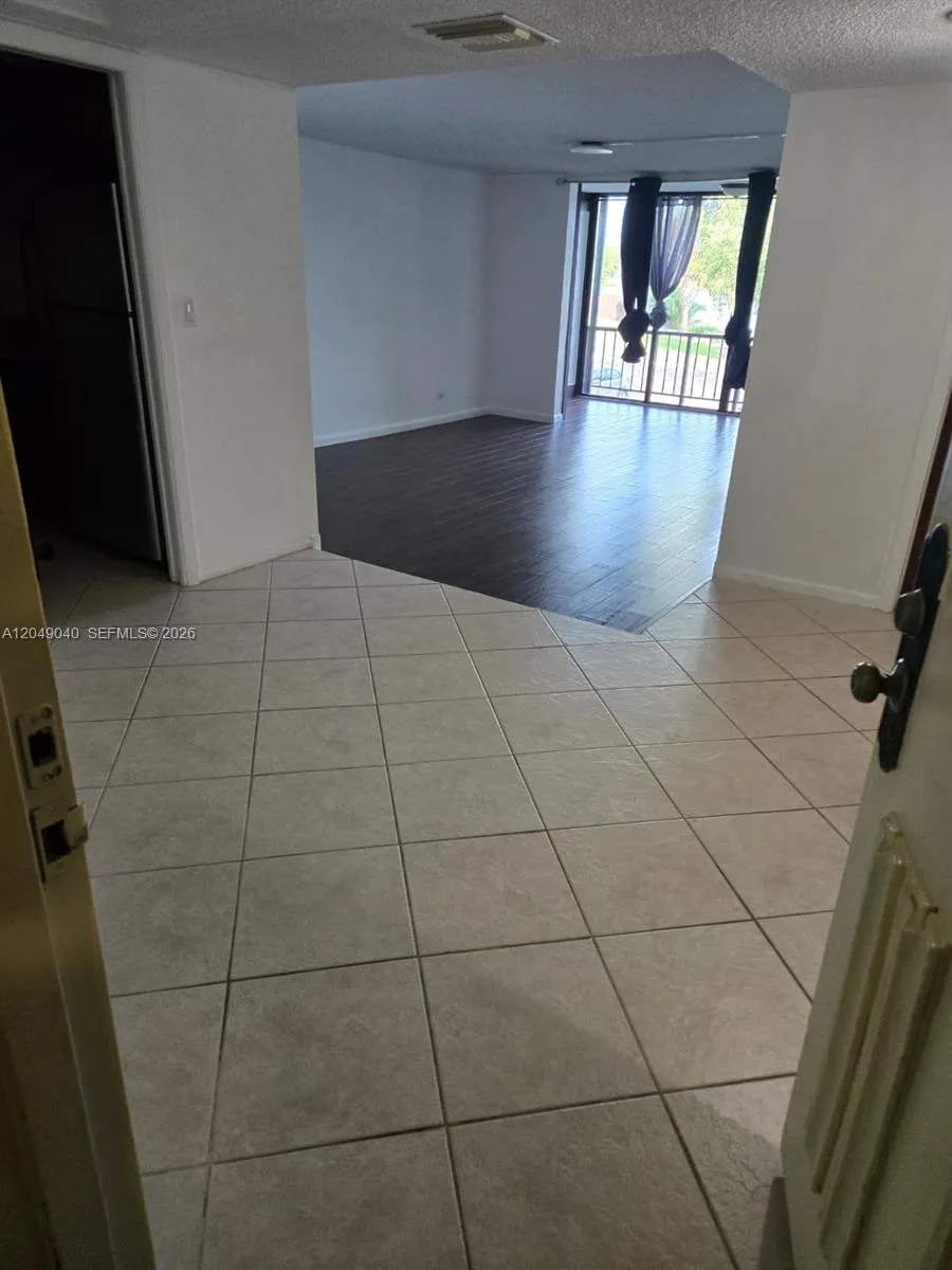 3690 Inverrary Dr #2Q Lauderhill, FL 33319