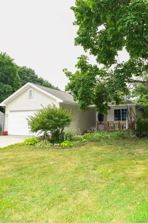 6473 Prairie Lawn