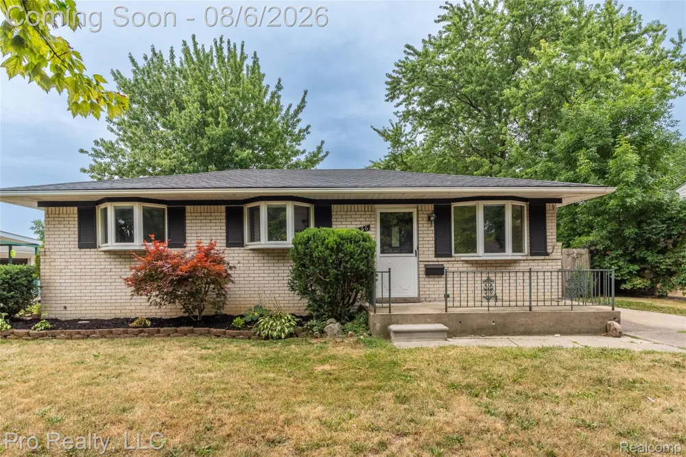 2256 Garry Drive Troy City, MI 48083