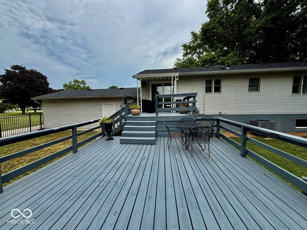 1564 W Sitting Bull Drive Terre Haute, IN 47802
