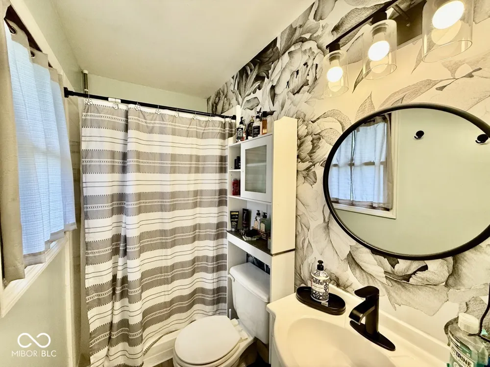 1564 W Sitting Bull Drive Terre Haute, IN 47802