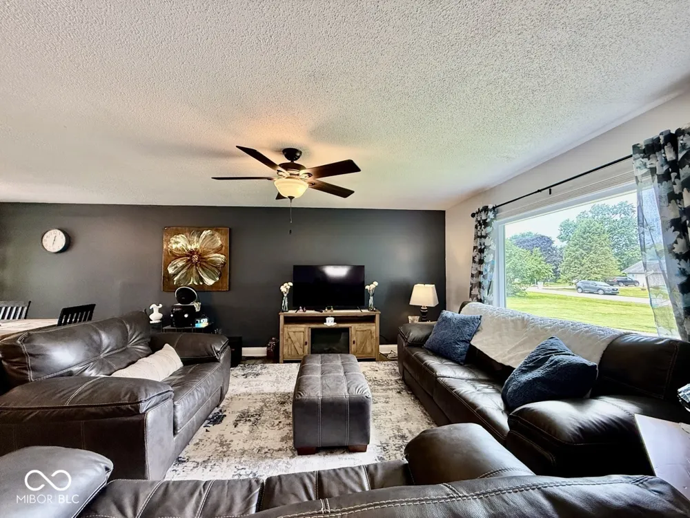 1564 W Sitting Bull Drive Terre Haute, IN 47802