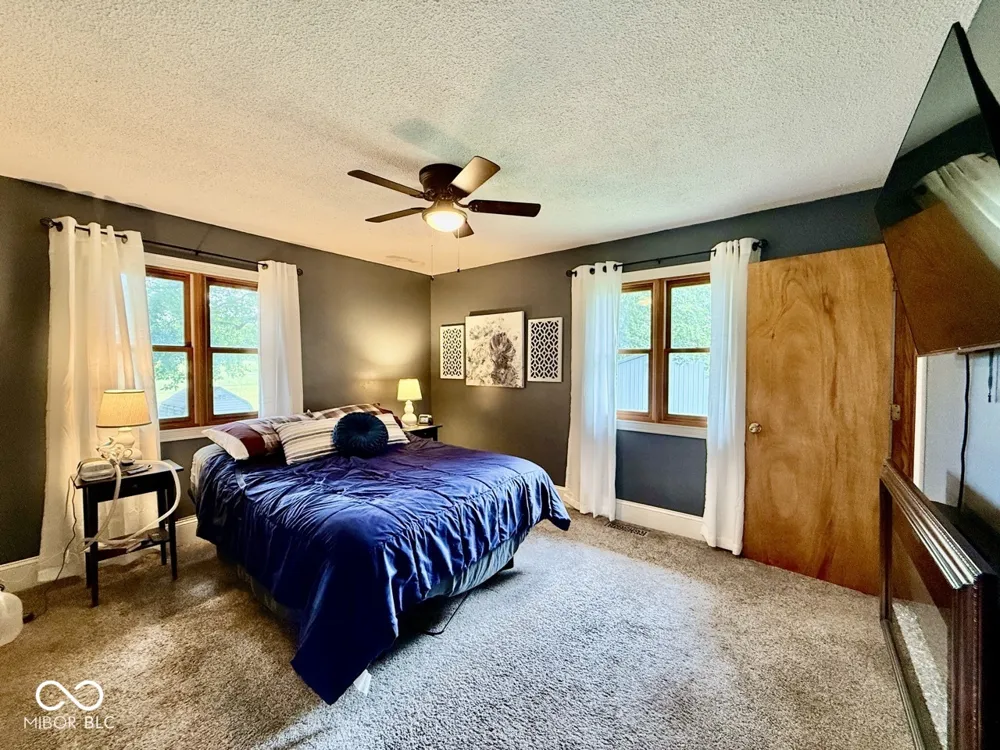 1564 W Sitting Bull Drive Terre Haute, IN 47802
