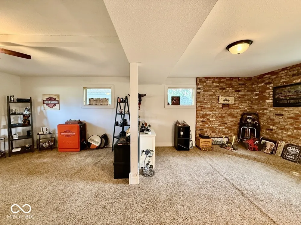 1564 W Sitting Bull Drive Terre Haute, IN 47802