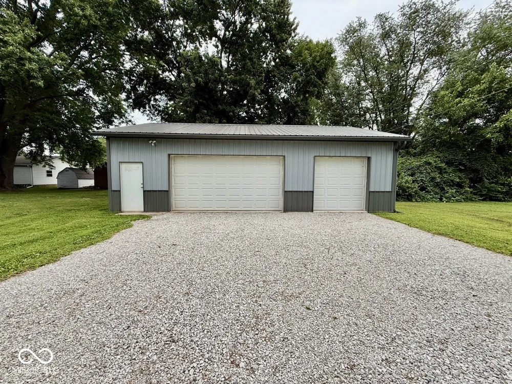 1564 W Sitting Bull Drive Terre Haute, IN 47802
