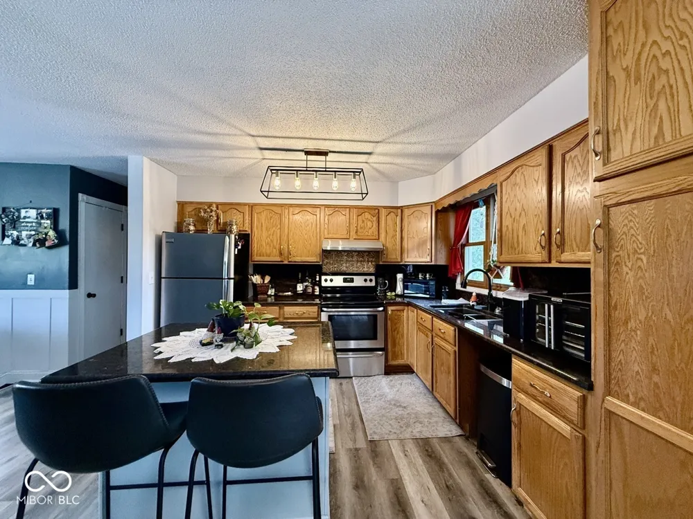 1564 W Sitting Bull Drive Terre Haute, IN 47802