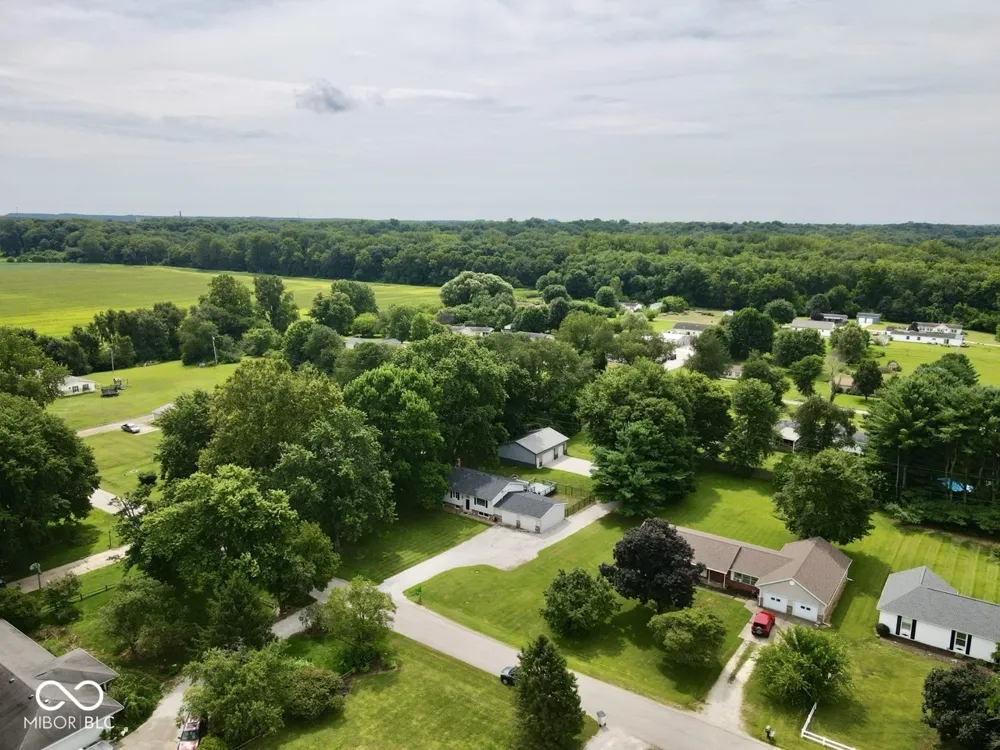1564 W Sitting Bull Drive Terre Haute, IN 47802