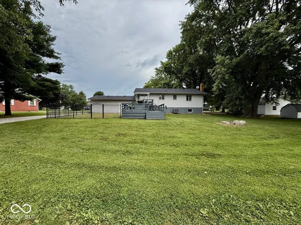 1564 W Sitting Bull Drive Terre Haute, IN 47802
