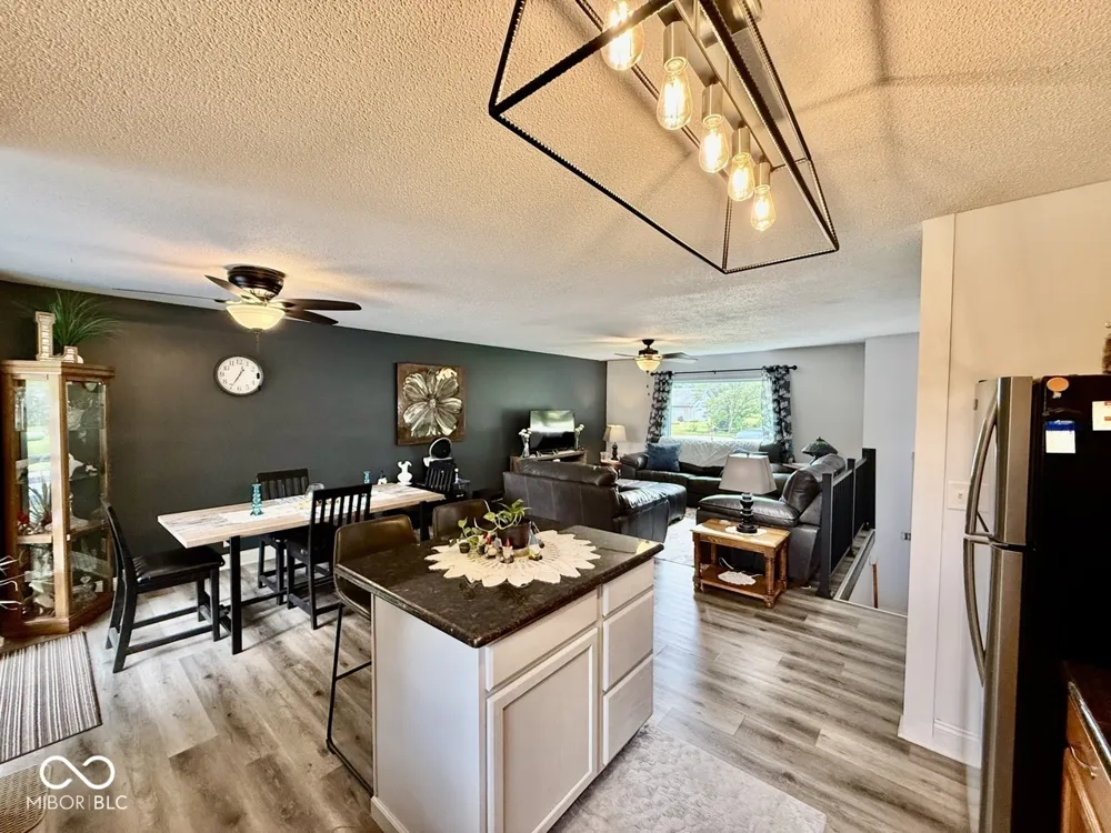 1564 W Sitting Bull Drive Terre Haute, IN 47802