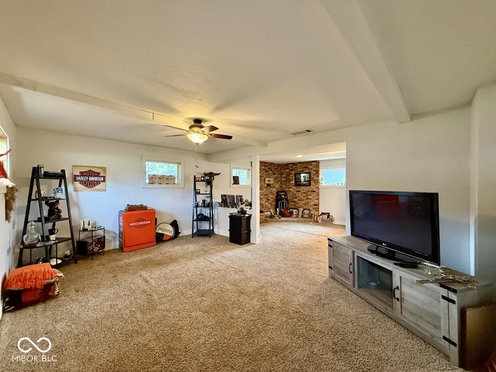 1564 W Sitting Bull Drive Terre Haute, IN 47802
