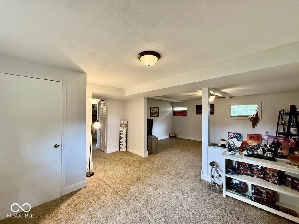 1564 W Sitting Bull Drive Terre Haute, IN 47802