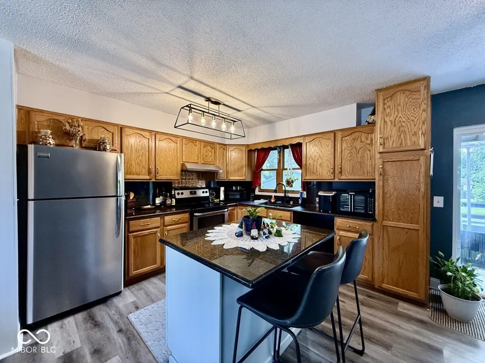 1564 W Sitting Bull Drive Terre Haute, IN 47802