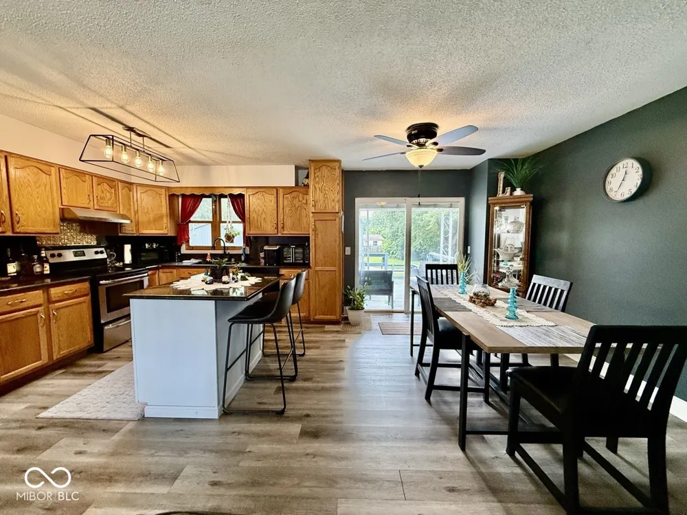 1564 W Sitting Bull Drive Terre Haute, IN 47802