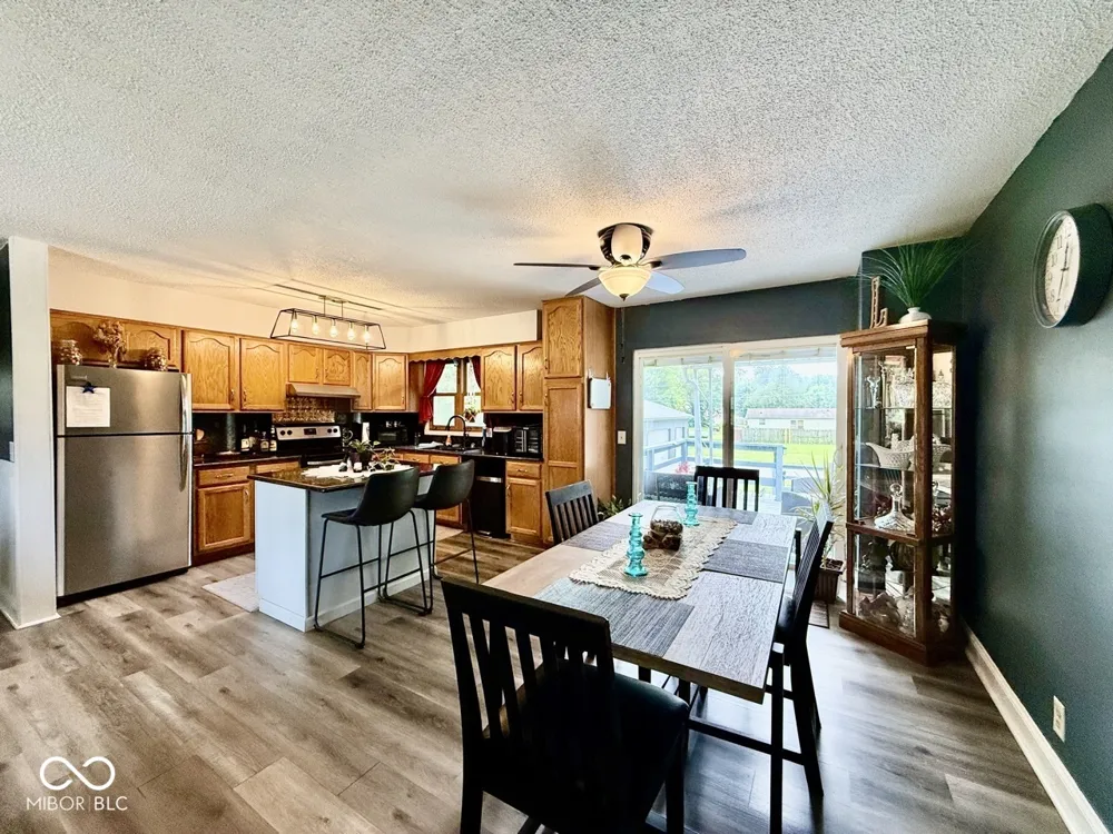 1564 W Sitting Bull Drive Terre Haute, IN 47802