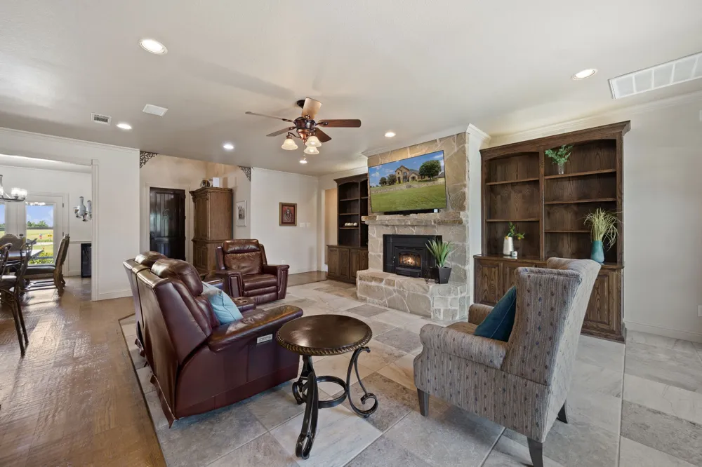 17155 County Road 605 Farmersville, TX 75442
